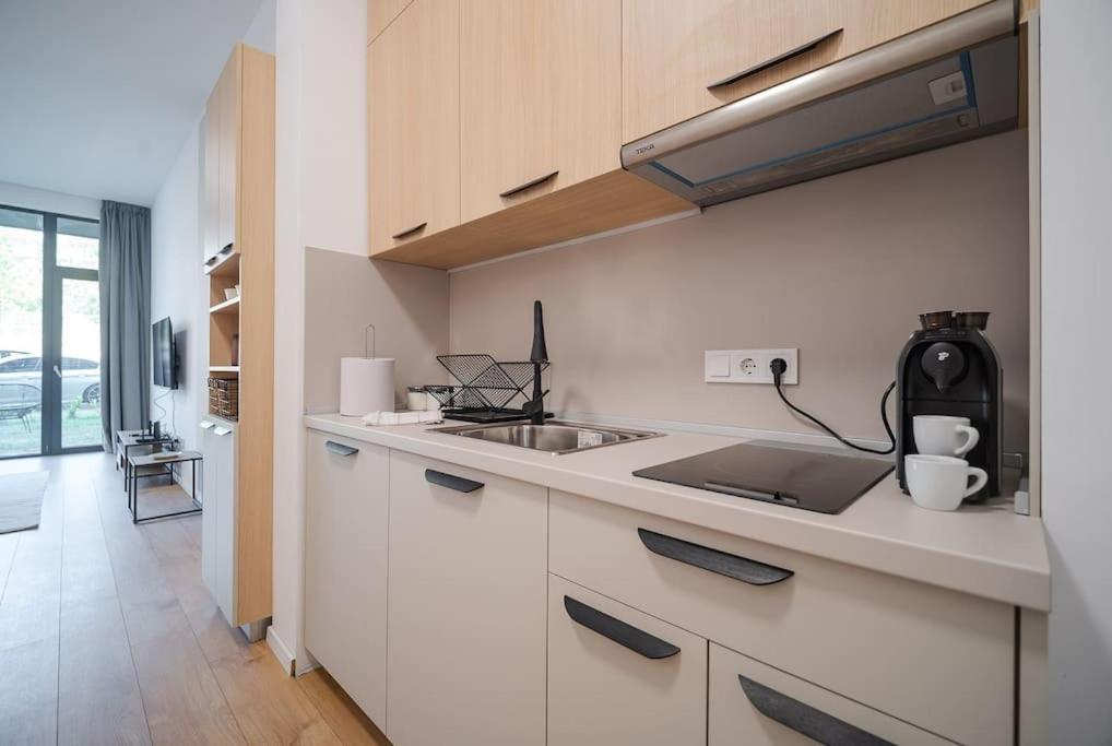 Mycampus 1 Bdrm, Stay 4, Free Parking, Garden, Self Check-In София Экстерьер фото